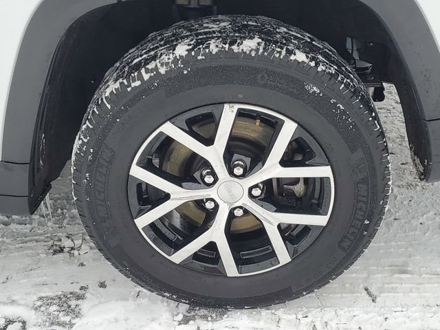 Used 2024 Jeep Grand Cherokee L Limited w/ Luxury Tech Group II image 38