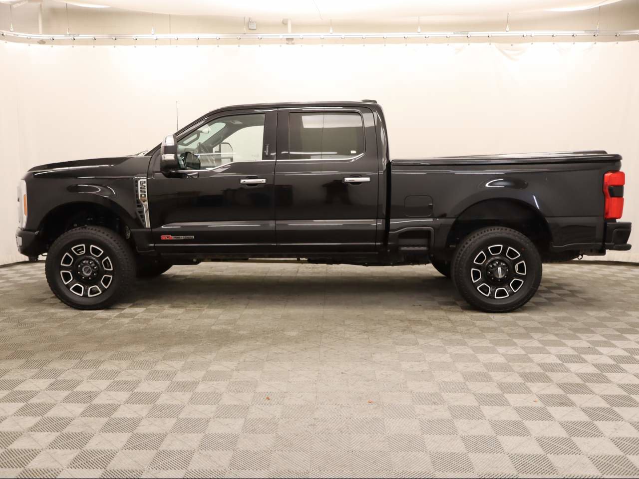 Certified 2023 Ford F250 Platinum w/ Tremor Off-Road Package image 2