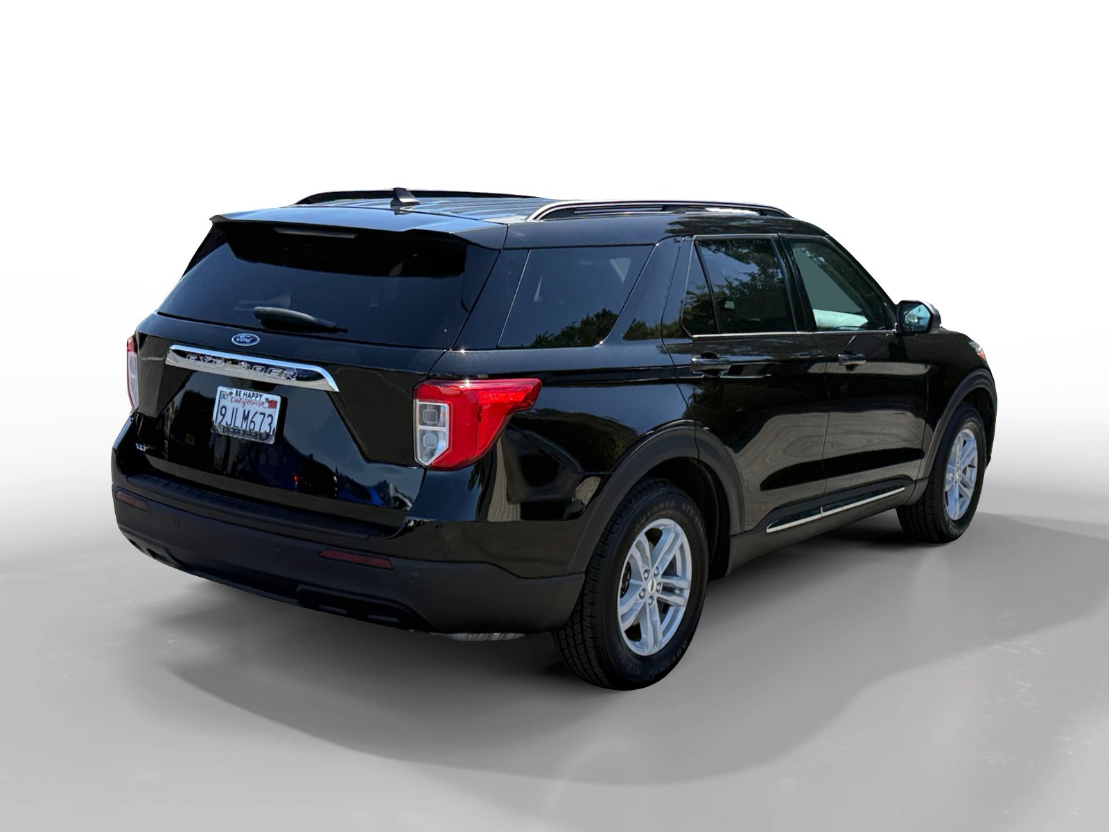 Certified 2023 Ford Explorer XLT RWD image 5