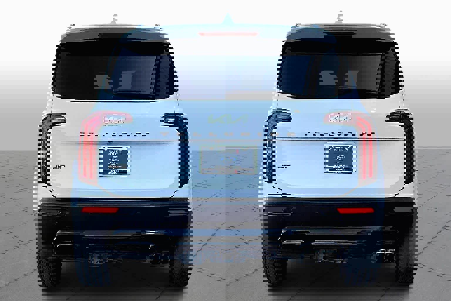 Used 2022 Kia Telluride SX w/ SX Prestige Package image 2