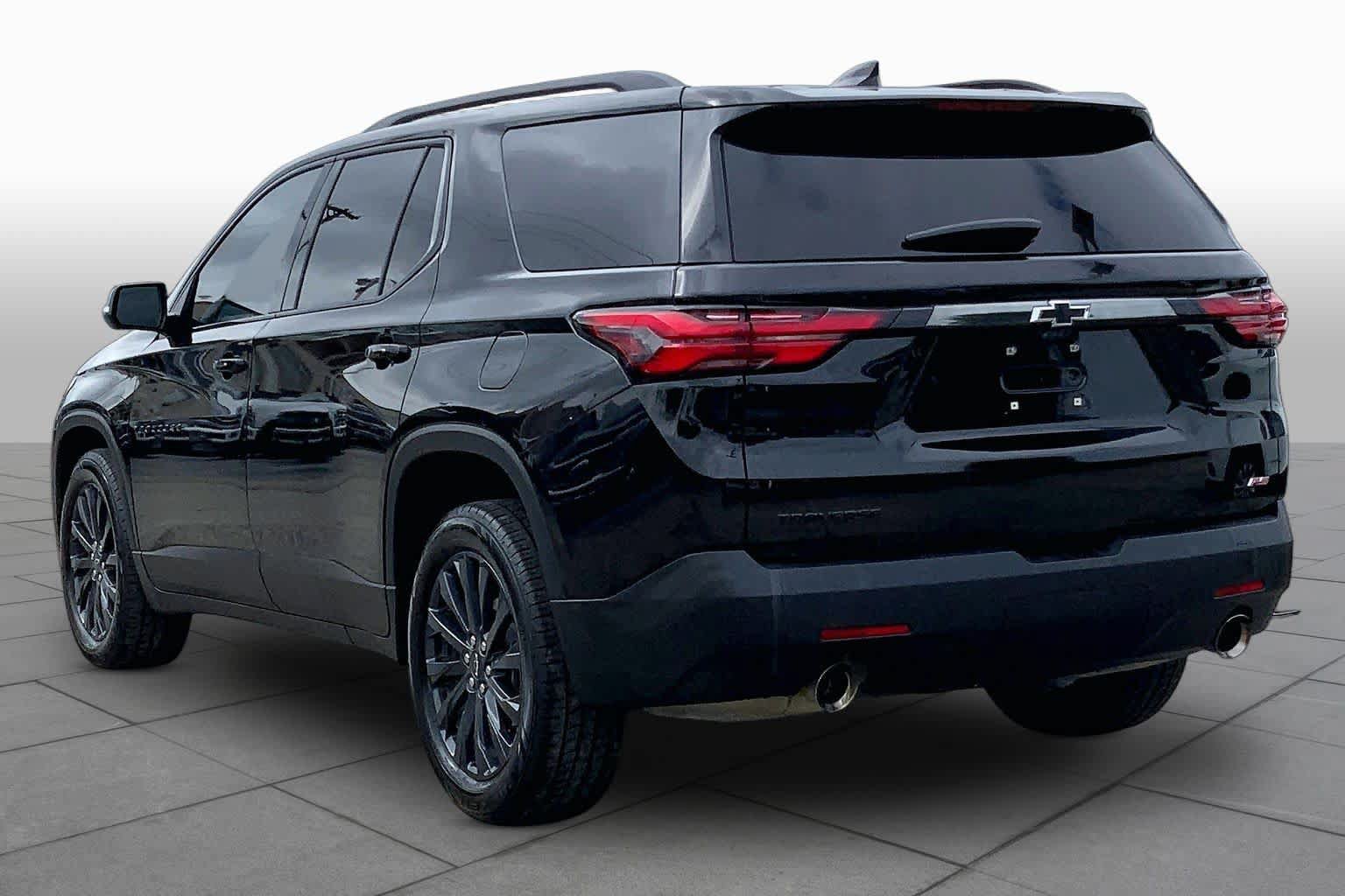 Used 2023 Chevrolet Traverse RS FWD image 12
