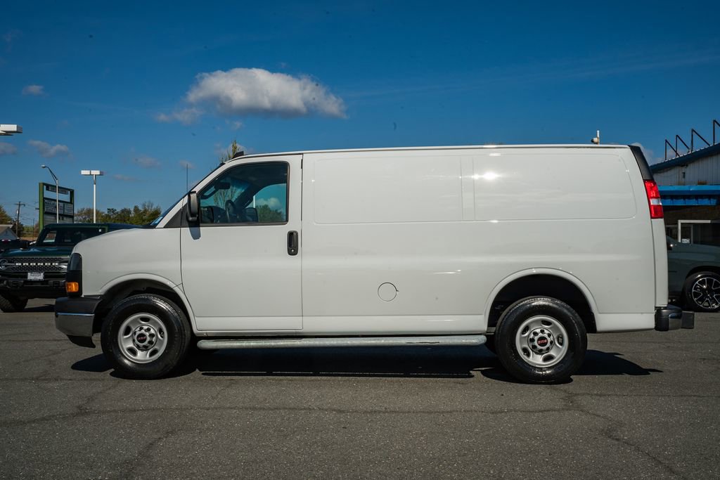 Used 2024 GMC Savana 2500 w/ Driver Convenience Package image 5