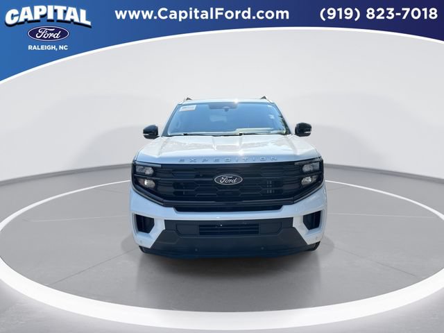 Certified 2025 Ford Expedition Active AWD/4WD image 3