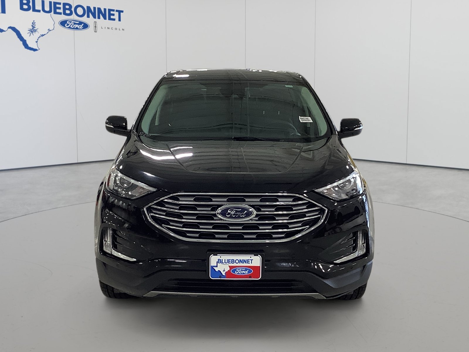 Certified 2023 Ford Edge Titanium AWD/4WD image 2
