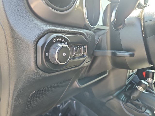 Used 2018 Jeep Wrangler Sport AWD/4WD image 20