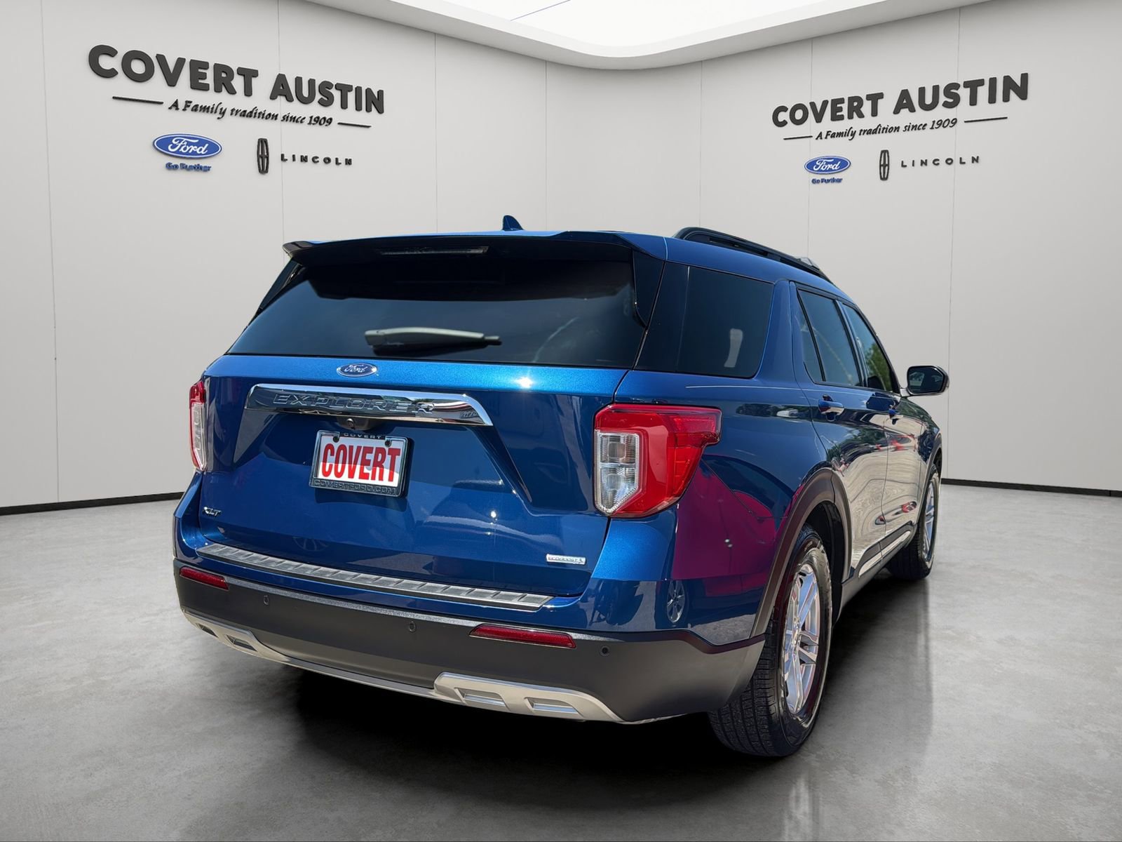 Certified 2020 Ford Explorer XLT w/ Equipment Group 202A RWD image 5