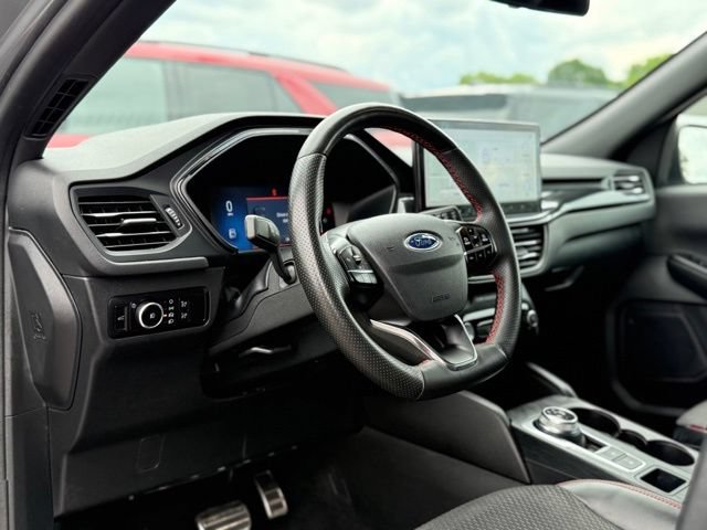 Certified 2023 Ford Escape ST-Line Select w/ Tech Pack #1 AWD/4WD image 13