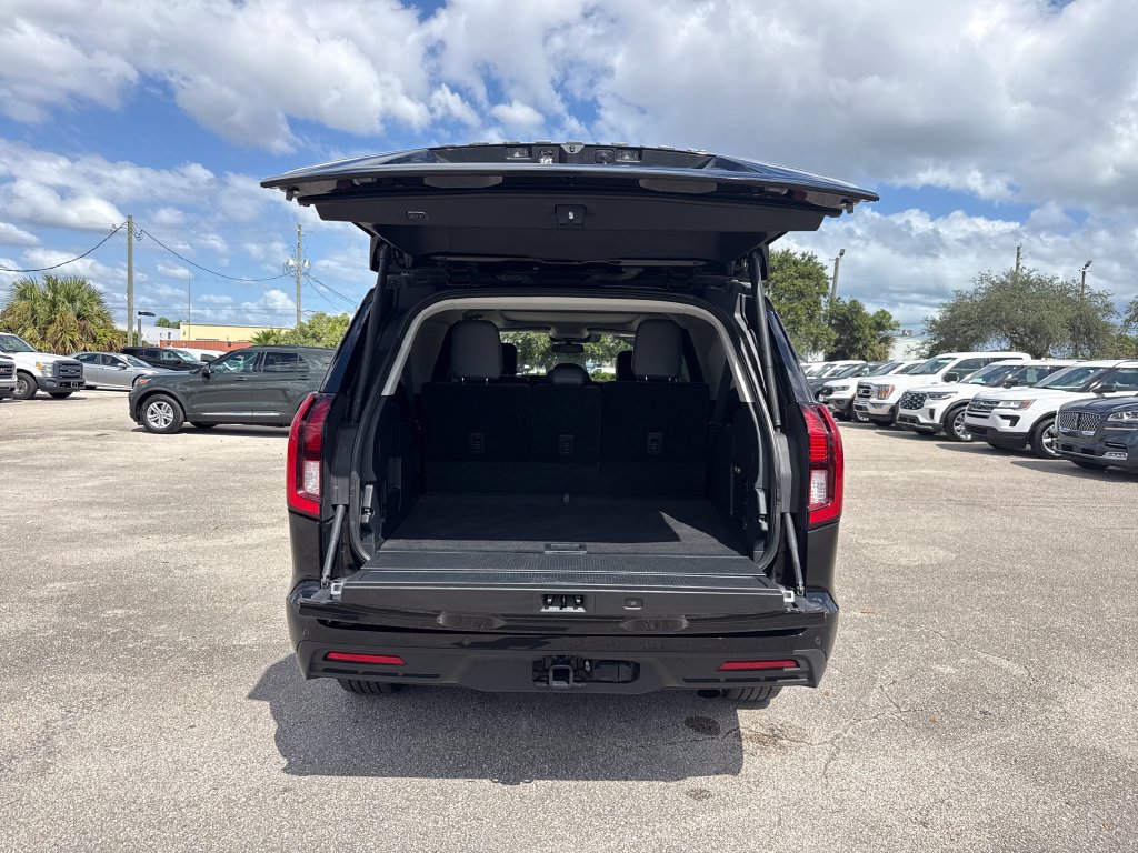Certified 2025 Ford Expedition Max Active RWD image 34