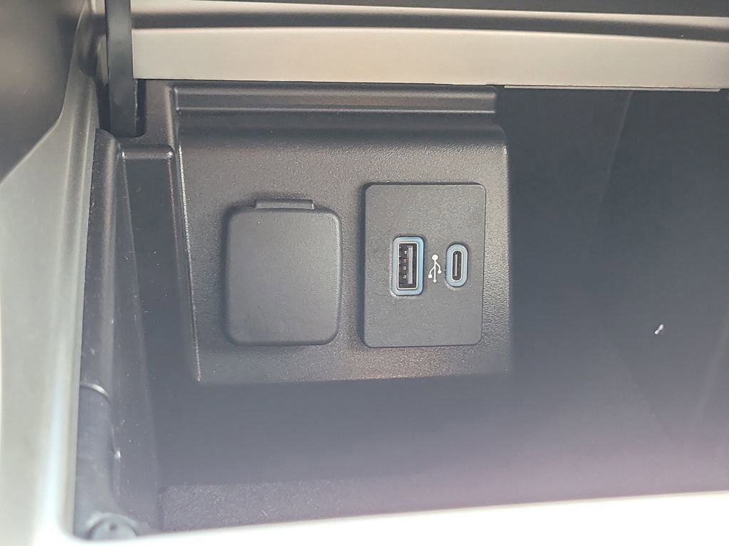 Certified 2022 Ford Explorer Limited w/ Equipment Group 301A image 26