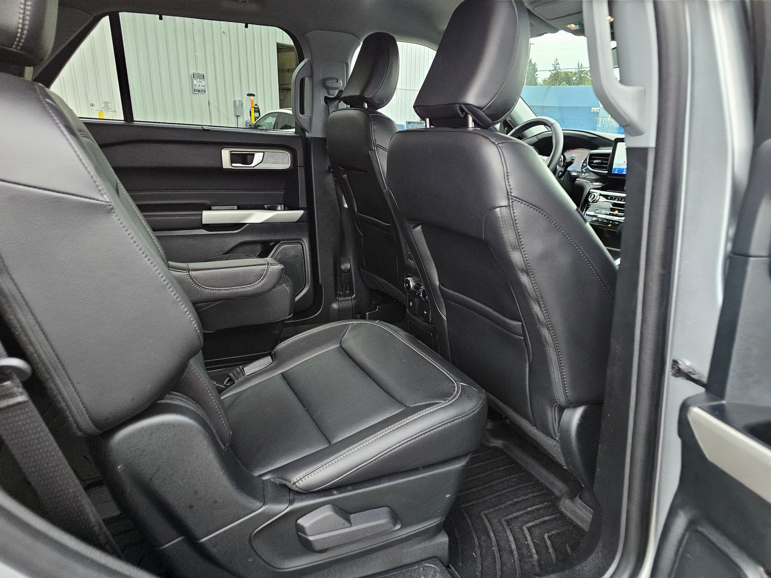 Certified 2023 Ford Explorer Limited AWD/4WD image 15