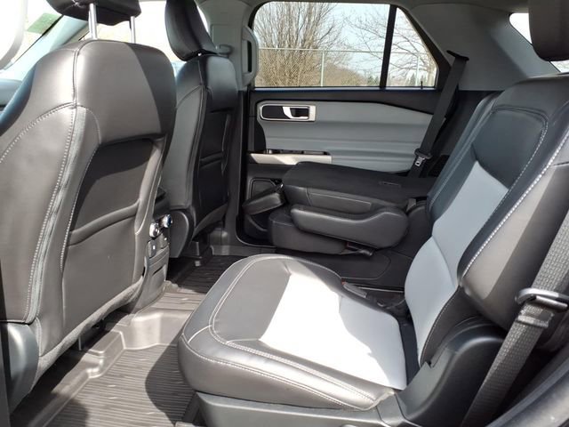 Certified 2023 Ford Explorer XLT w/ Equipment Group 202A image 11