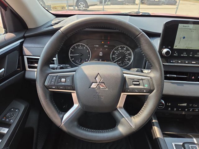 Used 2024 Mitsubishi Outlander SE AWD/4WD image 18