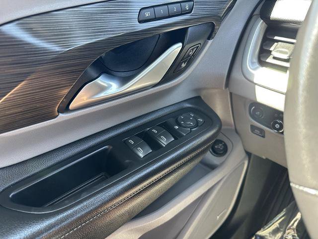 Used 2022 GMC Terrain SLT w/ Infotainment Package II AWD/4WD image 32