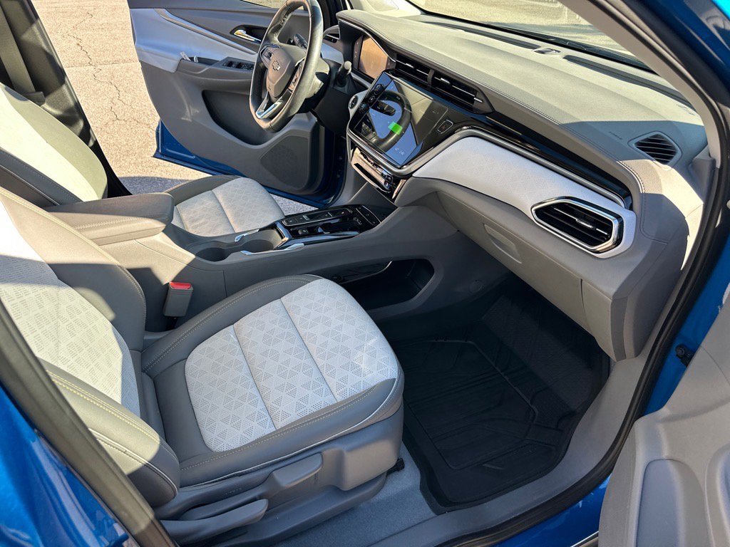 Used 2023 Chevrolet Bolt EUV Premier image 25