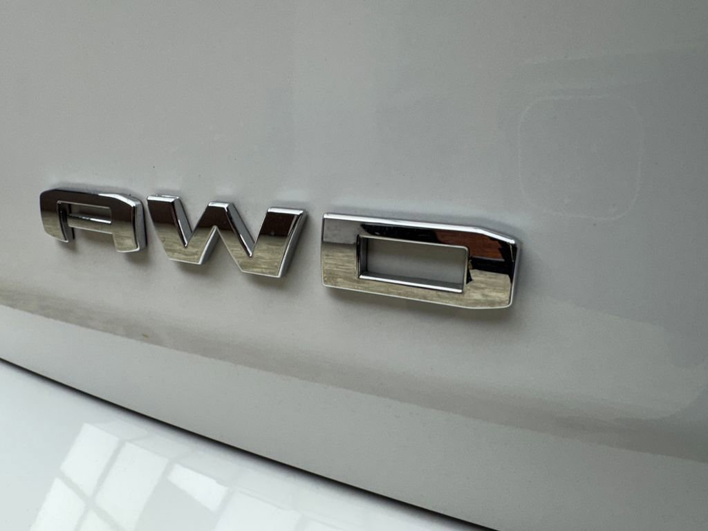 Used 2023 GMC Terrain SLE w/ Driver Convenience Package AWD/4WD image 8