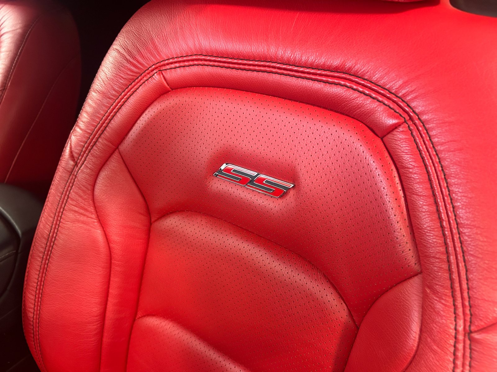Used 2019 Chevrolet Camaro SS RWD image 15