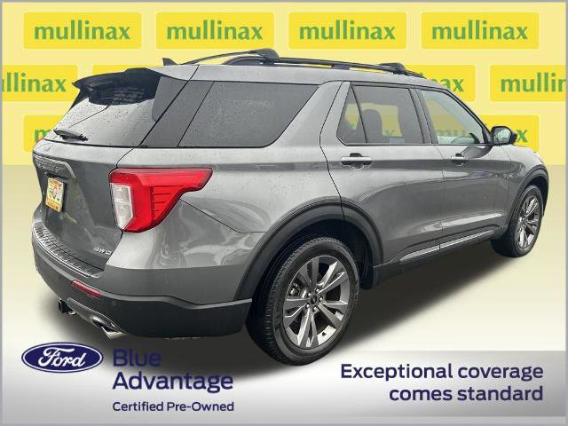 Certified 2022 Ford Explorer XLT w/ Equipment Group 202A image 3