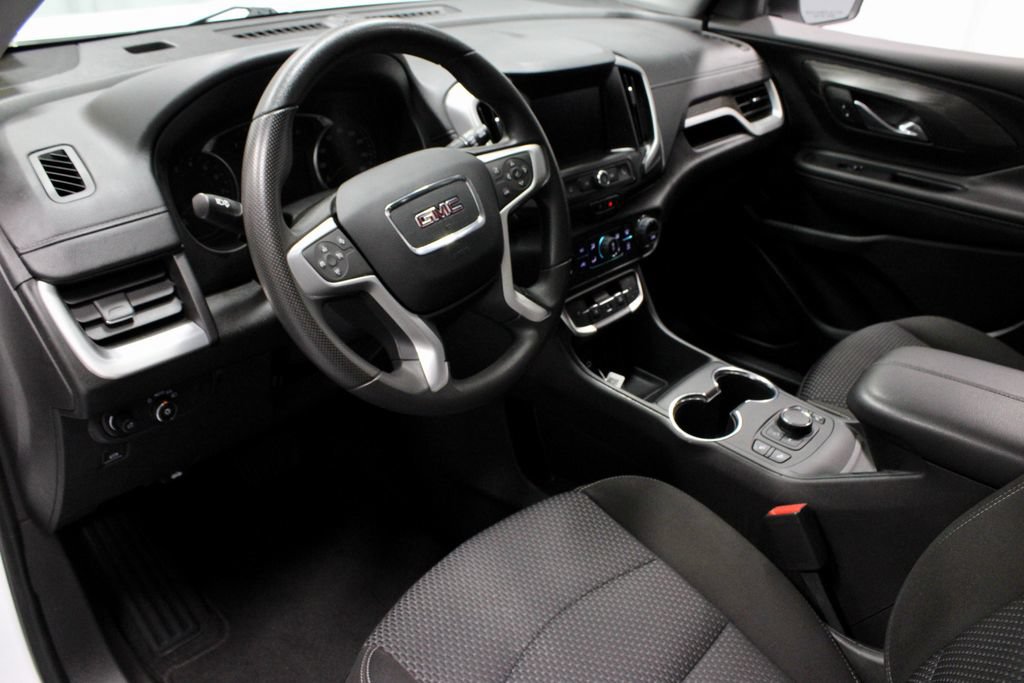 Used 2024 GMC Terrain SLE w/ Driver Convenience Package FWD image 25