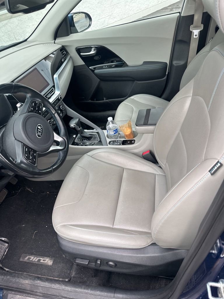 Used 2020 Kia Niro EX Premium FWD image 3