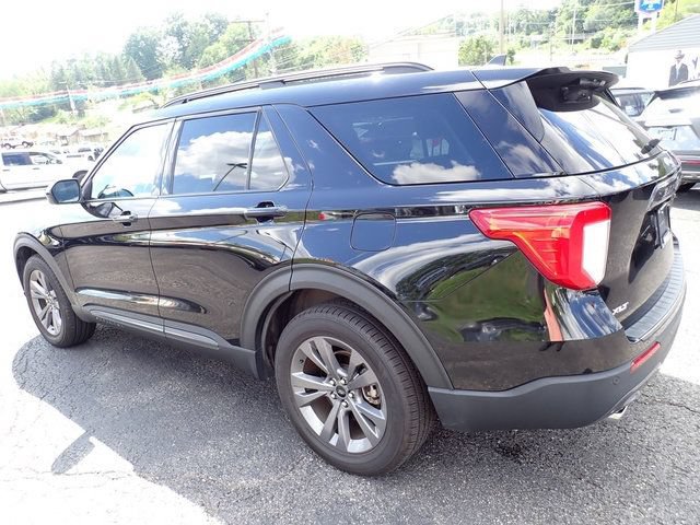 Certified 2022 Ford Explorer XLT w/ Equipment Group 202A AWD/4WD image 4