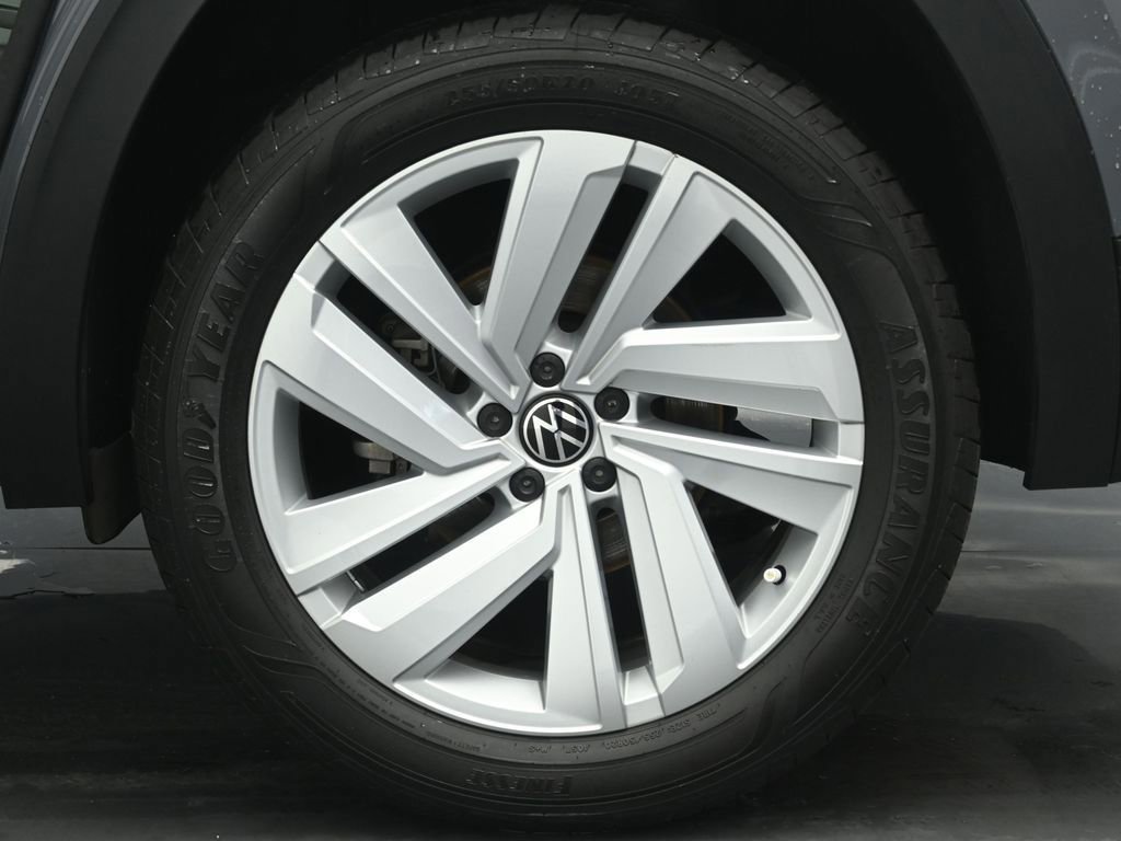 Used 2021 Volkswagen Atlas Cross Sport SE w/ Panoramic Sunroof Package image 50