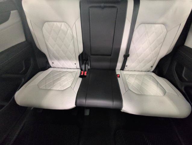 Used 2025 Volkswagen Atlas Cross Sport SEL Premium R-Line AWD/4WD image 24