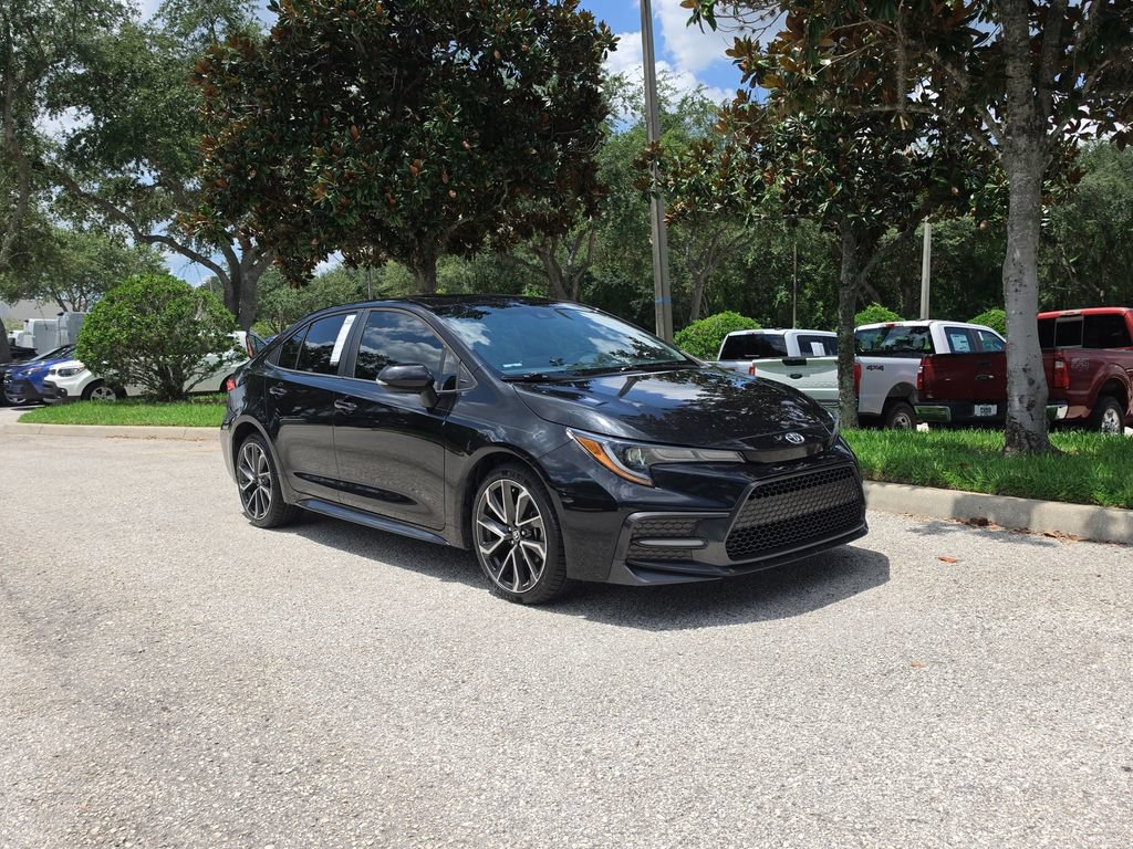 Used 2022 Toyota Corolla SE FWD image 2