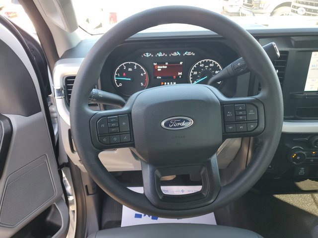 Certified 2025 Ford F550 4x4 Regular Cab Super Duty image 26