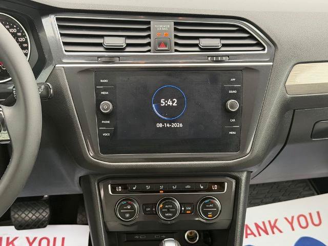 Used 2021 Volkswagen Tiguan SE FWD image 19