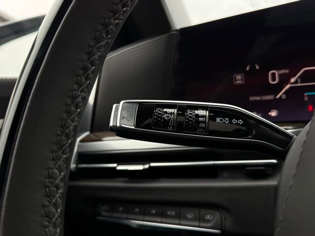 Used 2026 Cadillac Escalade Platinum Sport image 15