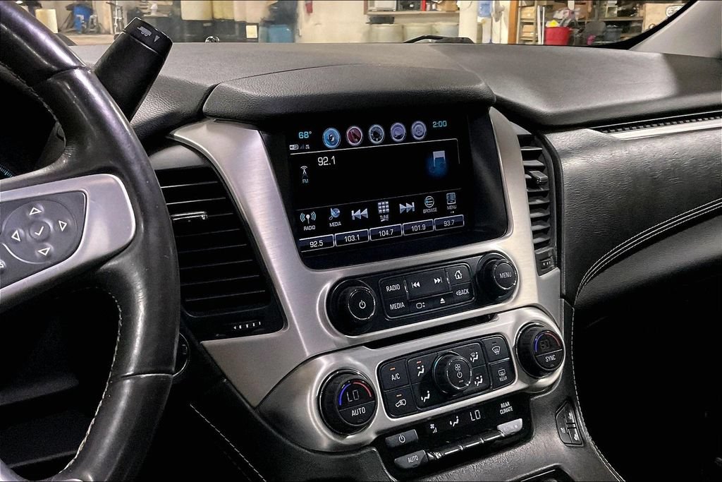 Used 2017 GMC Yukon XL SLT w/ Premium Edition AWD/4WD image 6