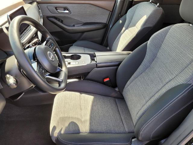 Used 2022 Nissan Rogue SV FWD image 16