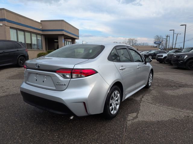 Used 2024 Toyota Corolla LE AWD/4WD image 3