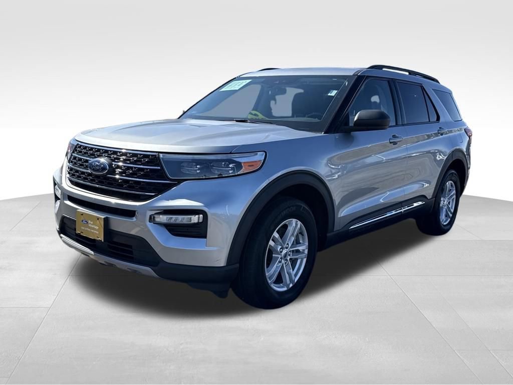 Certified 2022 Ford Explorer XLT w/ Equipment Group 202A image 5