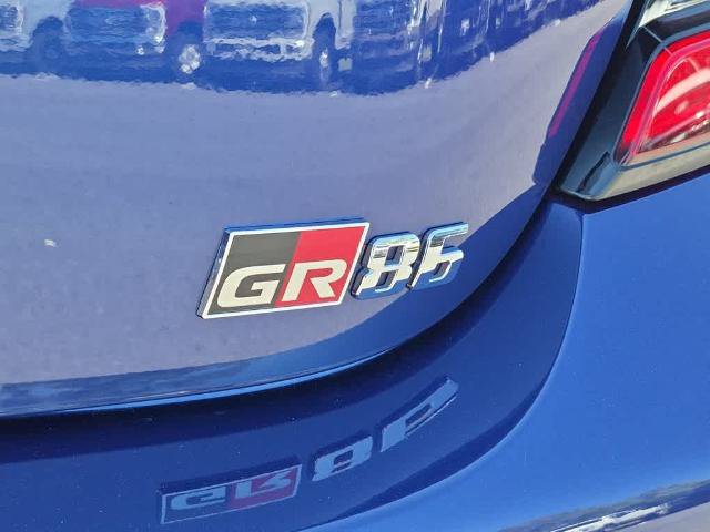 Used 2025 Toyota GR86 RWD image 19