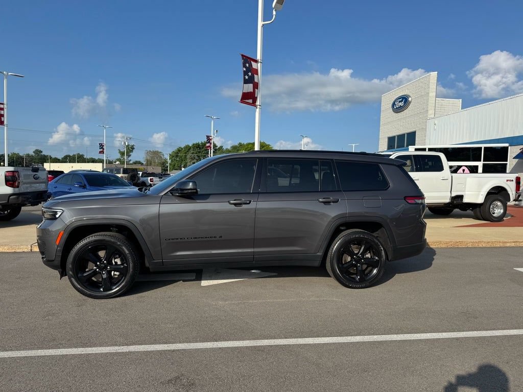 Used 2023 Jeep Grand Cherokee L Laredo AWD/4WD image 6