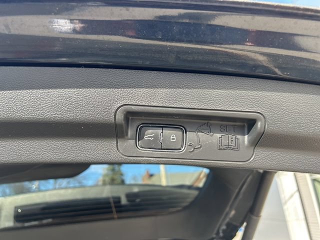 Certified 2022 Ford Explorer XLT w/ Equipment Group 202A AWD/4WD image 29