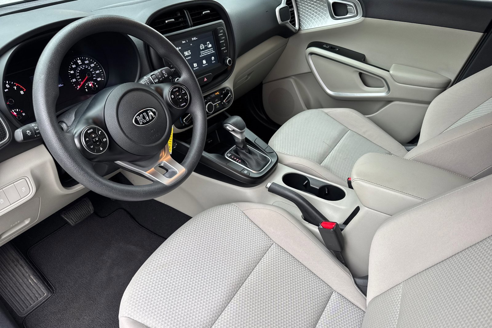 Used 2021 Kia Soul LX image 11