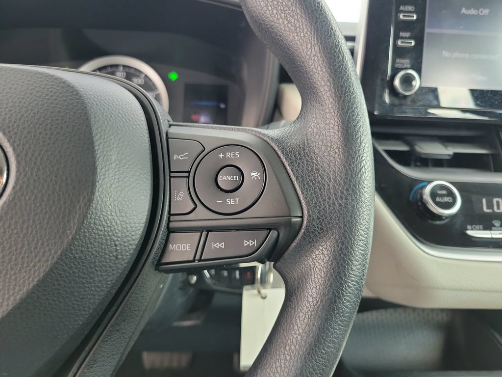 Used 2020 Toyota Corolla LE FWD image 25