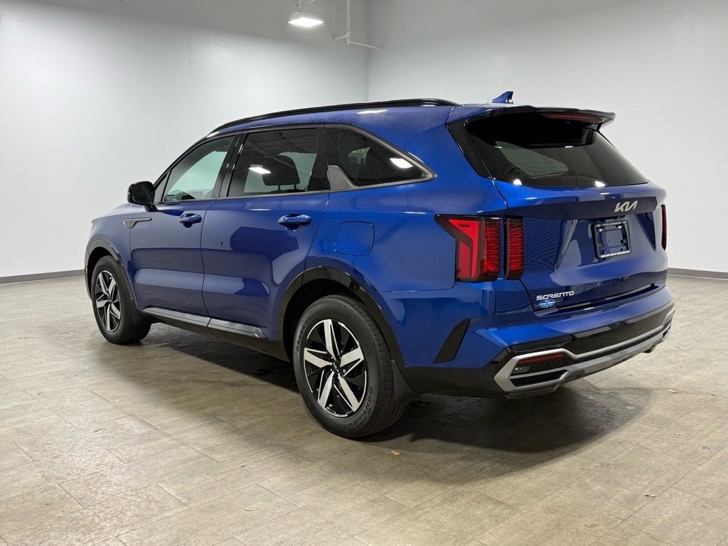 Used 2023 Kia Sorento S w/ Panoramic Sunroof Package image 6