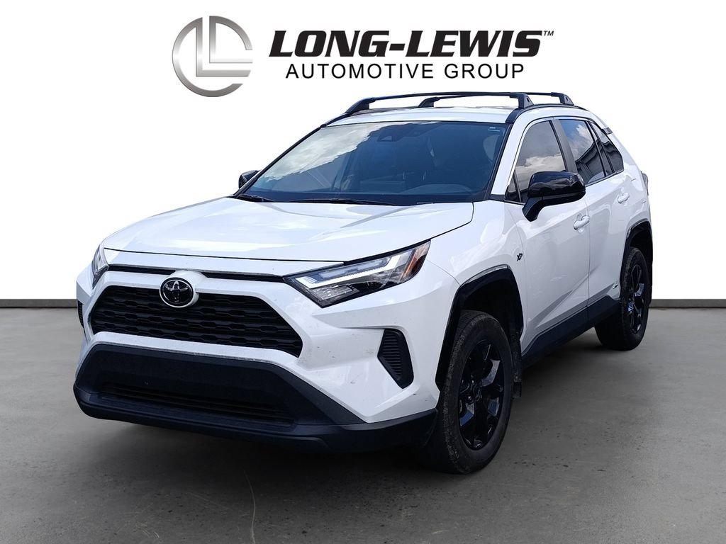 Used 2025 Toyota RAV4 LE AWD/4WD image 1