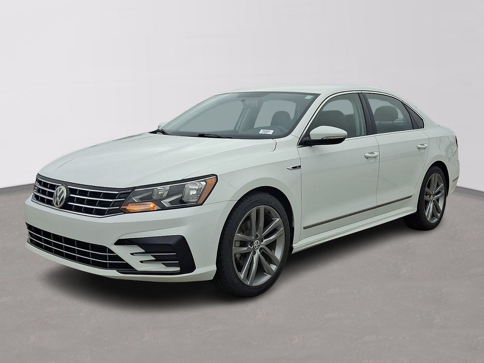 Used 2017 Volkswagen Passat 1.8T R-Line FWD image 3
