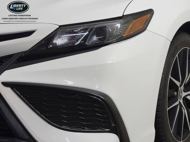 Used 2022 Toyota Camry SE image 9