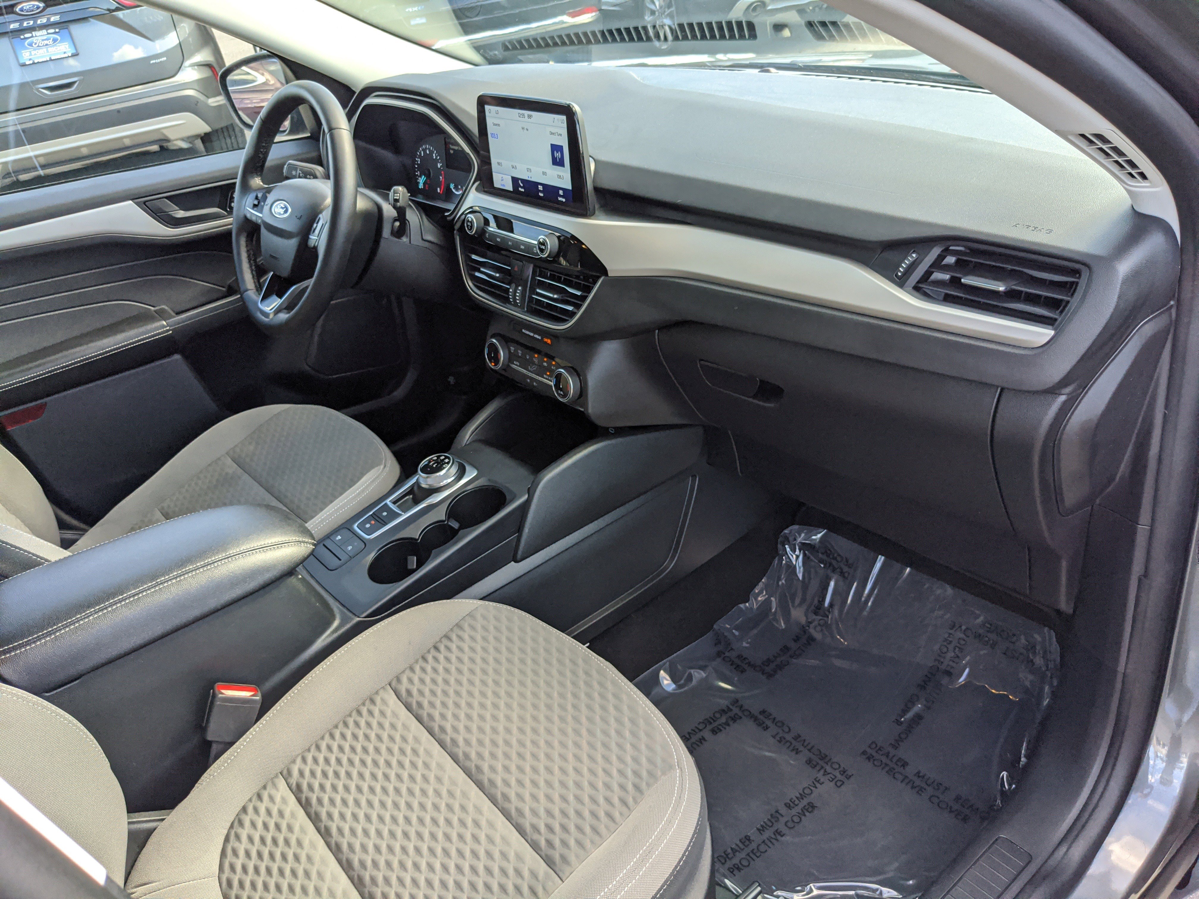 Certified 2022 Ford Escape SE w/ SE Sport Appearance Package image 16