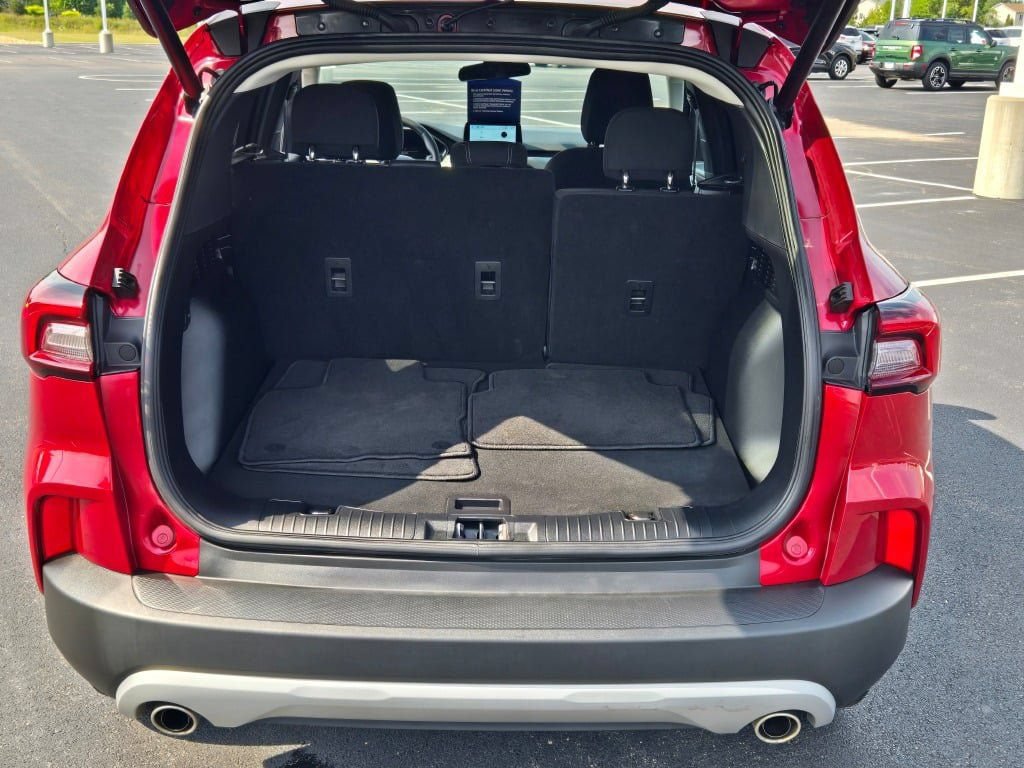 Certified 2023 Ford Escape Active AWD/4WD image 13