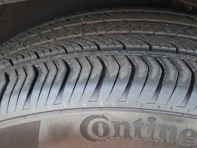 Used 2023 Buick Envision Essence w/ Technology Package I AWD/4WD image 12
