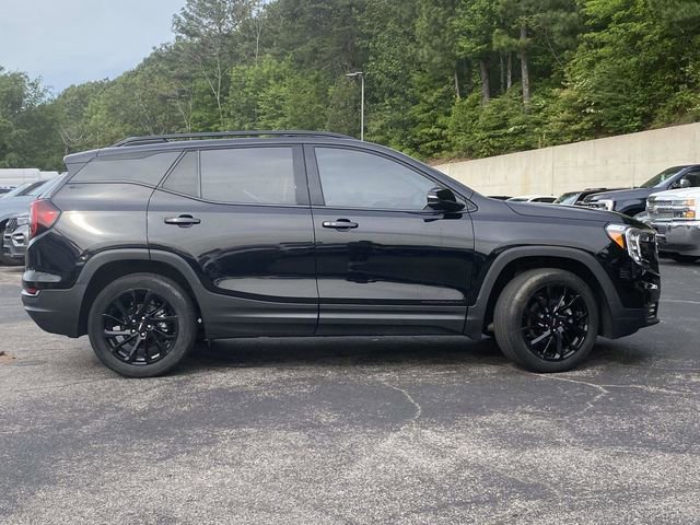 Used 2023 GMC Terrain SLT w/ Tech Package FWD image 2