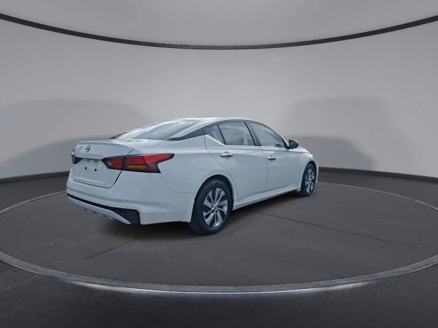 Used 2024 Nissan Altima 2.5 S FWD image 8