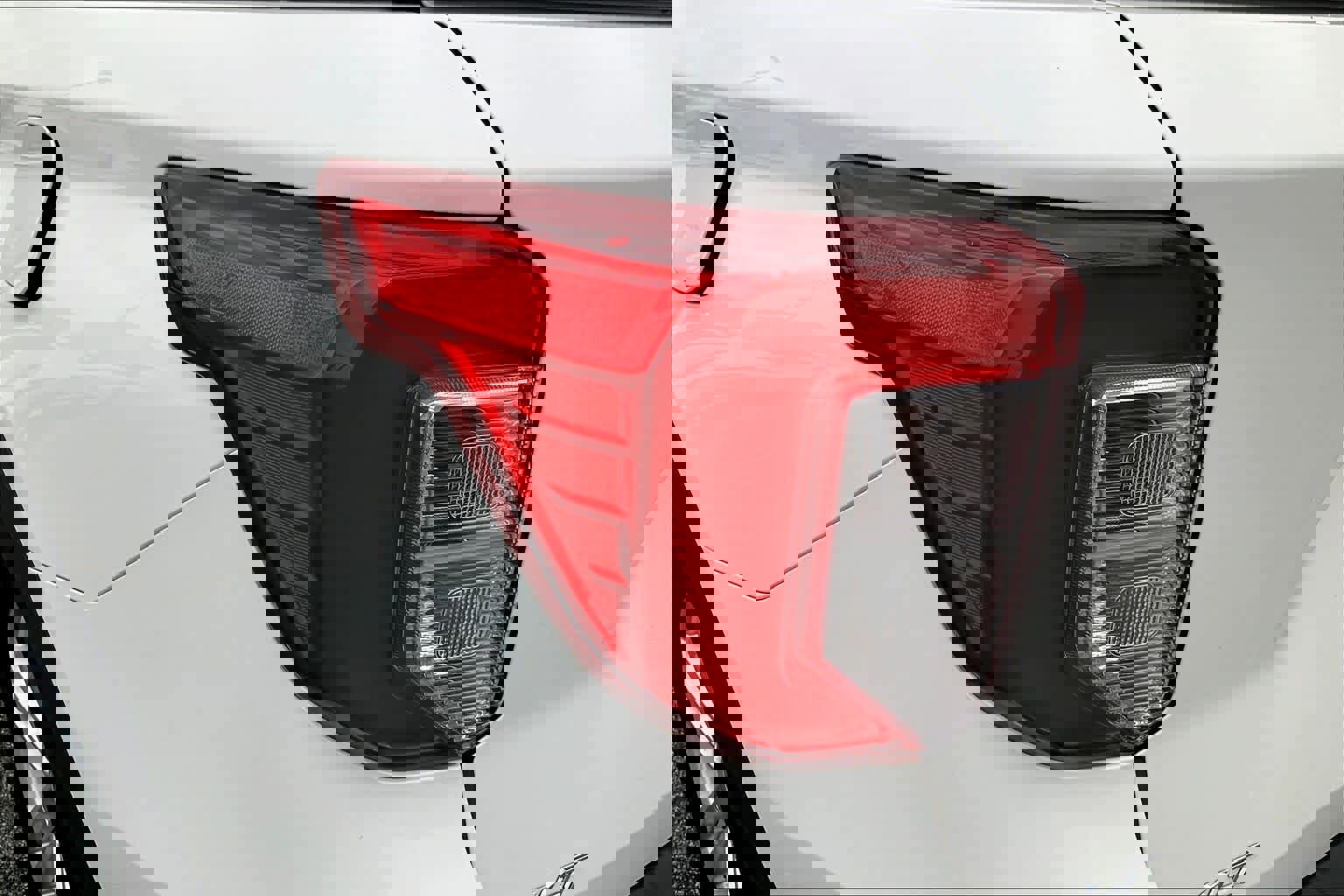 Certified 2022 Ford Explorer XLT w/ Equipment Group 202A image 26