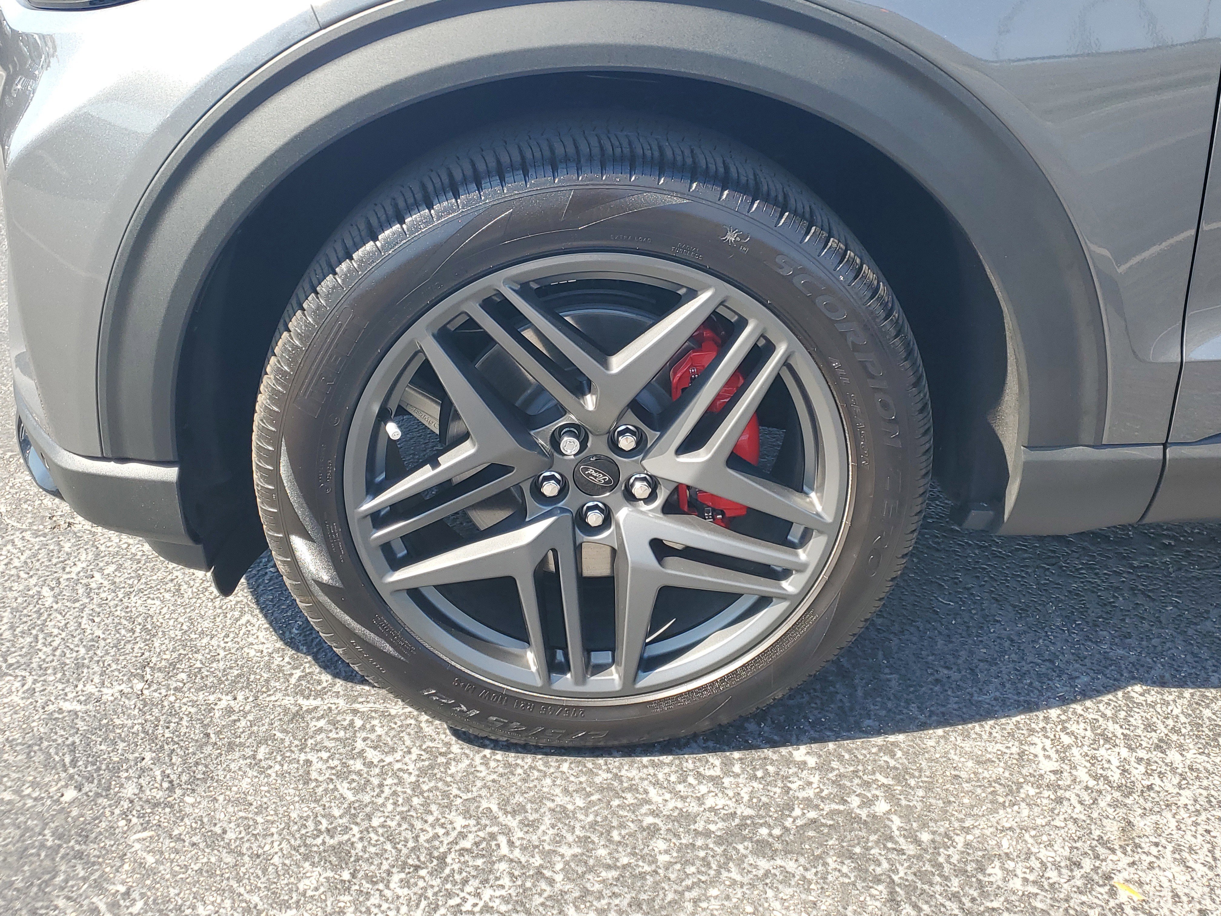 Certified 2025 Ford Explorer ST w/ Sun And Sound Package image 8